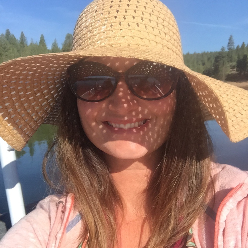 Meet your Posher, Connie